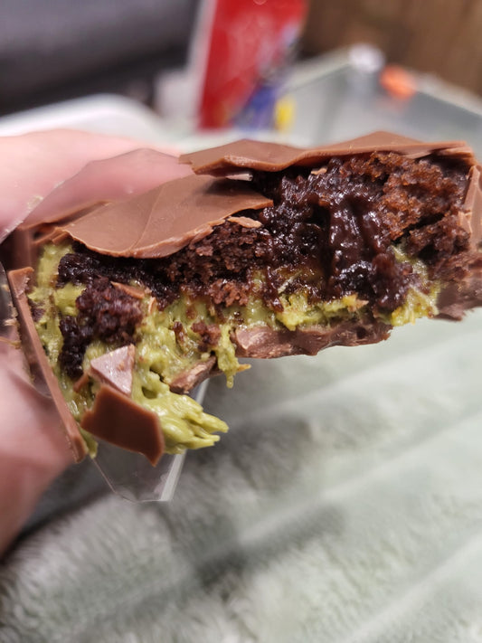 Pistachio Kunafa Chocolate Cake Bar - 200g